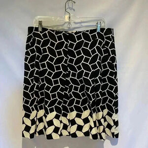 Talbots black and white front-pleat skirt 12